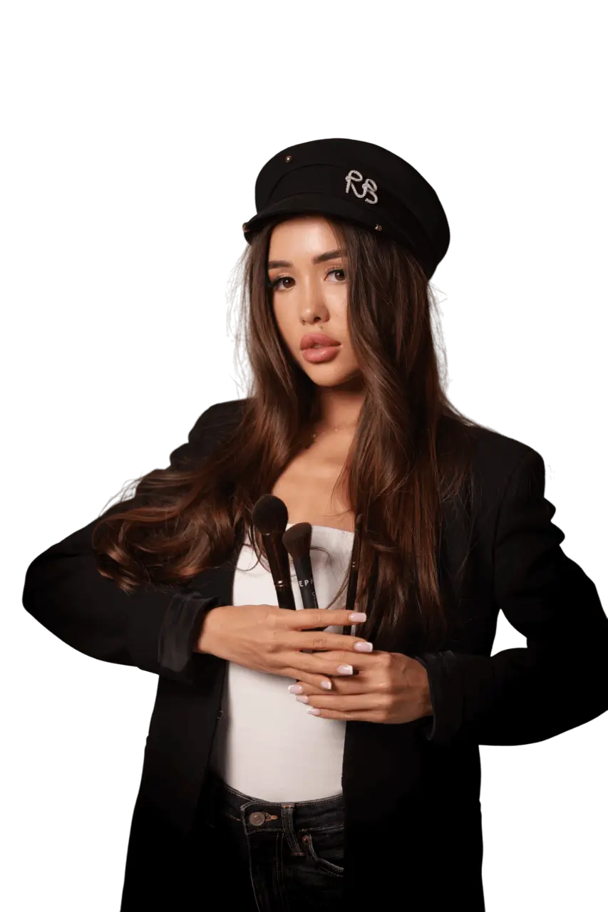 Eyebrow artist Amonova